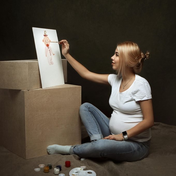 image of pregnant lady private maternity information