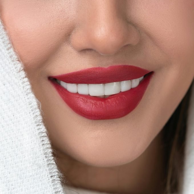 Invisalign trays and UK dental pricing concept